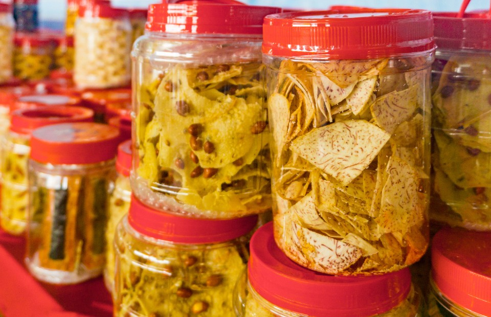 Diet Guide For 13 Popular Chinese New Year Snacks