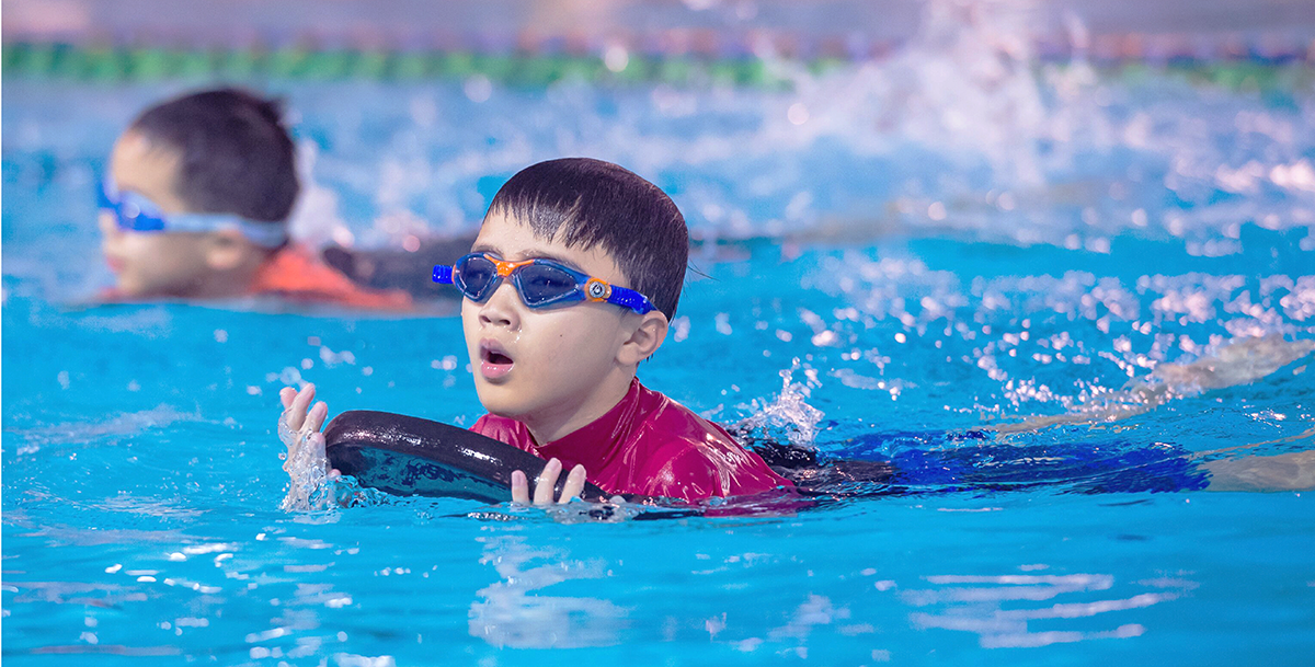 KIDS LEARN TO SWIM (BEGINNER/ INTERMEDIATE)